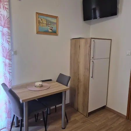 派托尔维克公寓酒店 * Šilo
