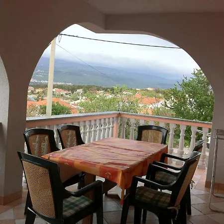Petrovic Apartment Silo (Krk)